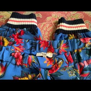 Easel floral jogger pants size Large